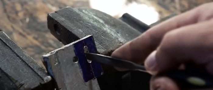 How to repair a kitchen knife with a broken shank