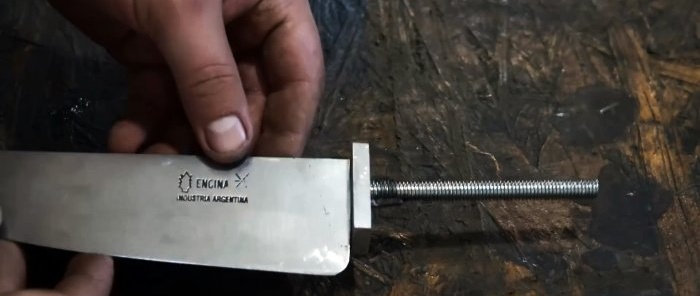 How to repair a kitchen knife with a broken shank