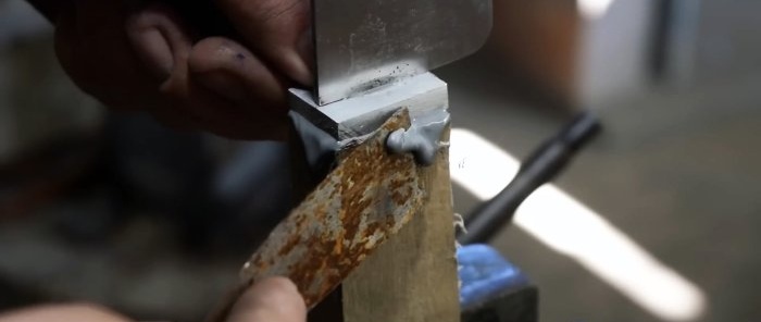 How to repair a kitchen knife with a broken shank