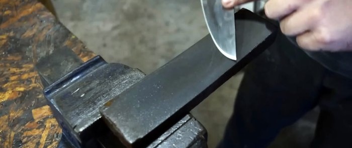 How to repair a kitchen knife with a broken shank